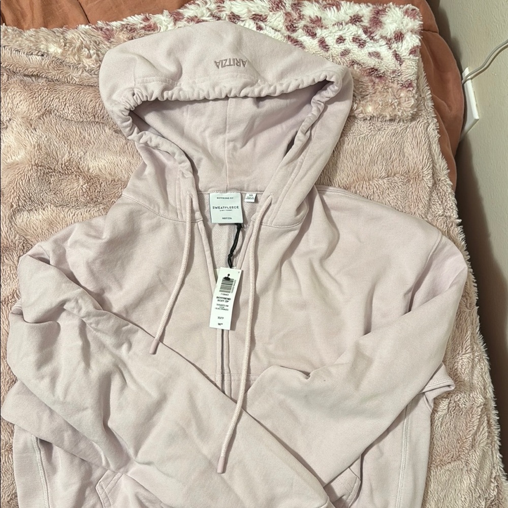BRAND NEW-Aritzia boyfriend Light Pink Hoodie